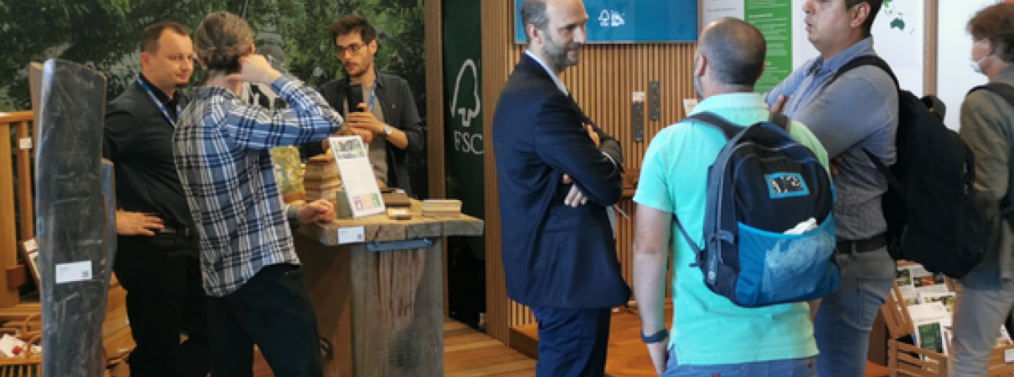 tropisch hout booth